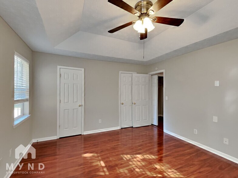 Building Photo - 301 Lacebark Ln