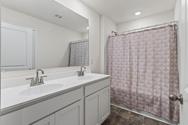 Building Photo - 136 S Blissful Mdws Dr
