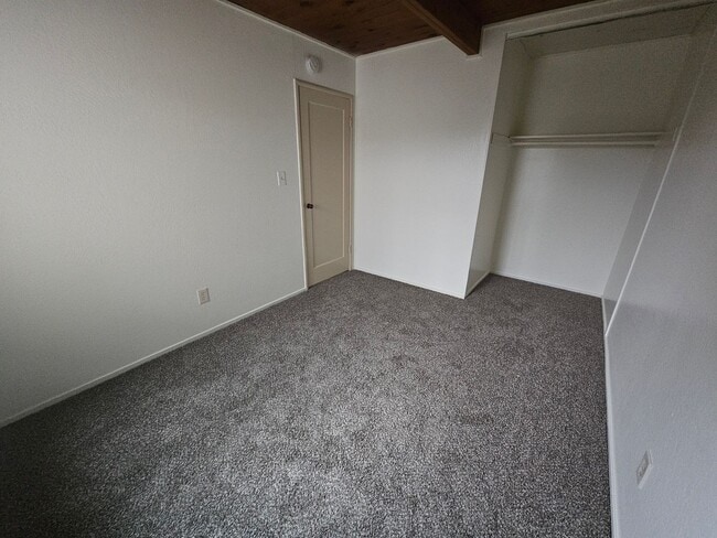 Building Photo - Spacious 4 Bedroom 2 Bath Home WITH BONUS ROOM for Rent!