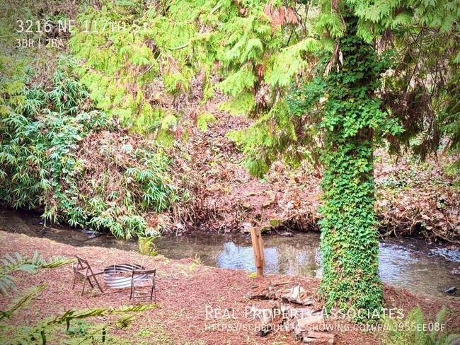 Building Photo - Beautiful Home on Thorton Creek