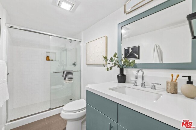 Building Photo - 2700 Cahuenga Blvd
