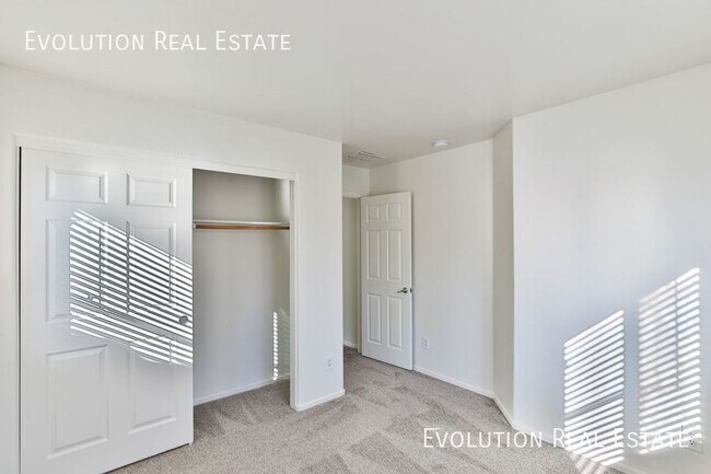 Building Photo - MOVE IN READY! 4 Bedroom Home in La Aldea