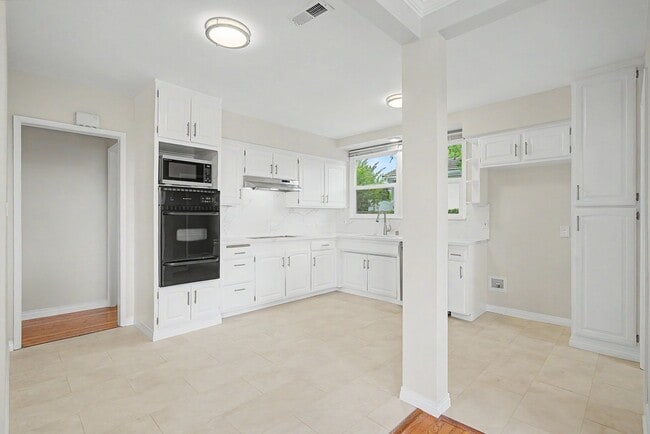 Building Photo - Rolling Hills Ranch House — Updated 3BR Home on a Massive Lot
