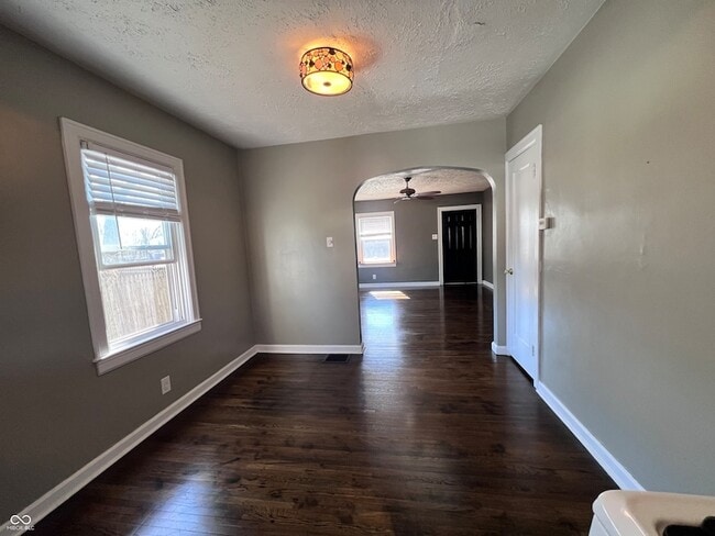 Building Photo - 1524 E 46th St