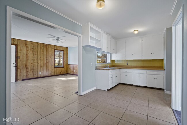 Building Photo - 1518 Viosca St