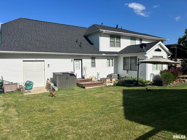 Building Photo - 2810 Emerald Dr
