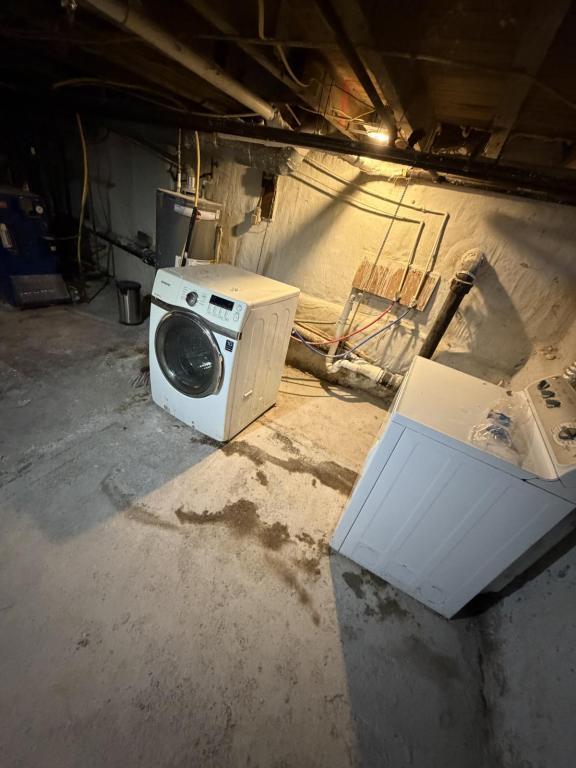 Building Photo - 302 W Cottage Pl