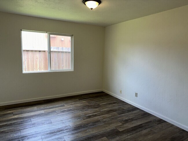 Building Photo - 1640 Stromberg Ave