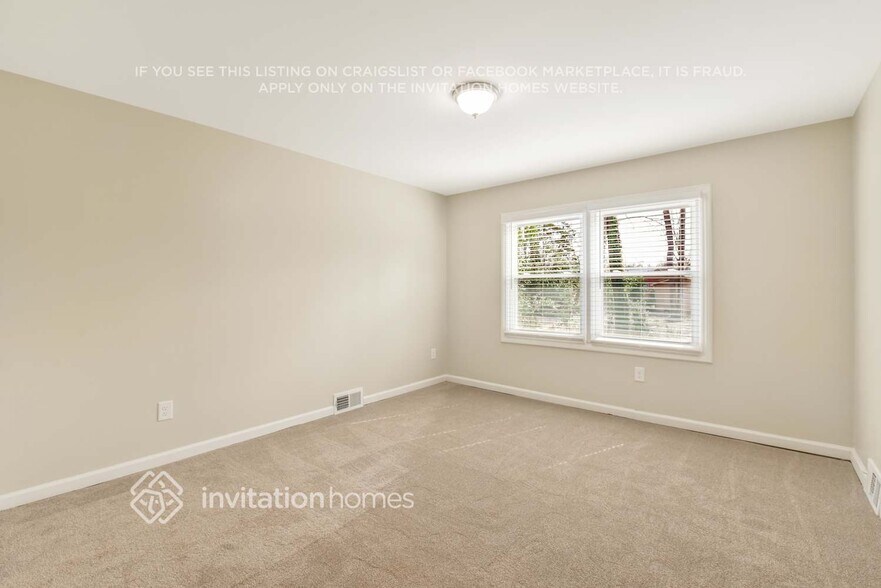 Building Photo - 3332 Bonneville Dr