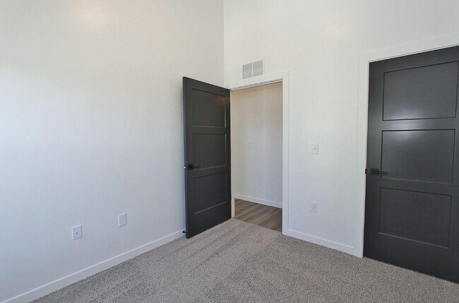 Building Photo - 3912 S Brian Ave Caldwell