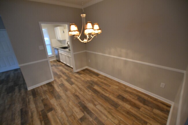 Building Photo - 5157 Cumberland Cove Dr