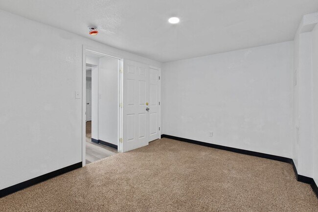 Building Photo - 8 Bedroom Home with 3 Kitchens Near UNC - Available as a single home or 2 separate units.