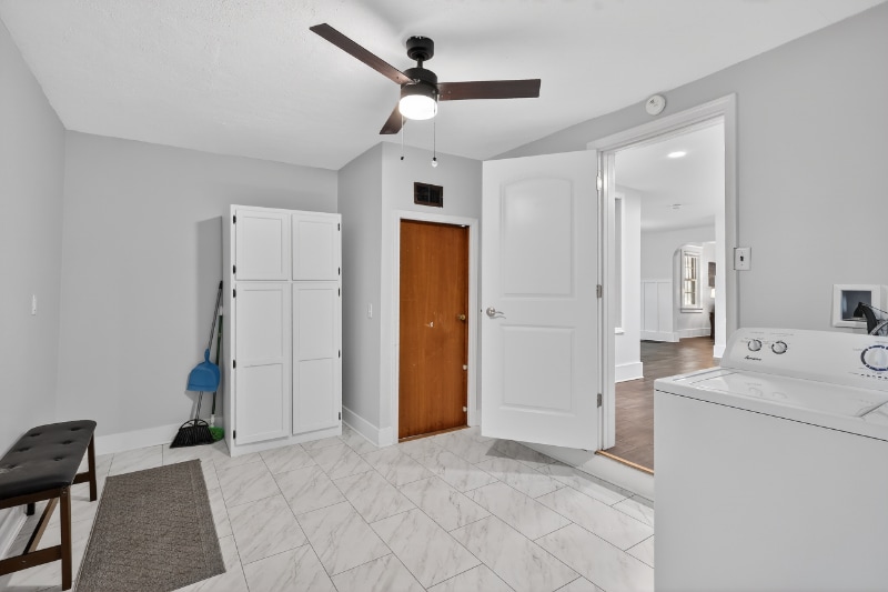 Building Photo - 430 N Linden St