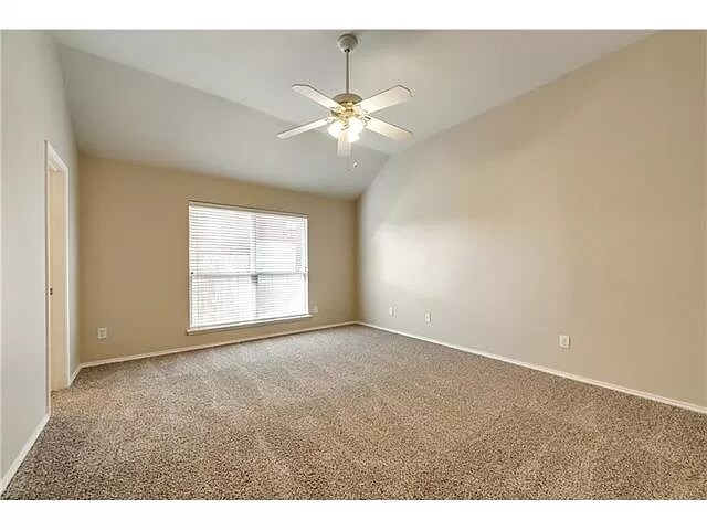 Building Photo - 9117 Newport Ln