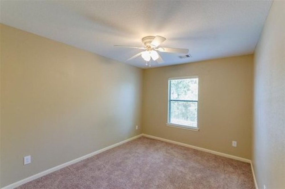 2nd bedroom - 521 E House St