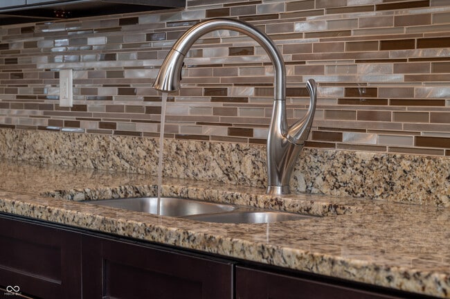 Building Photo - 428 Neuman Way