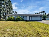 Building Photo - 13010 Deerwood Ln N