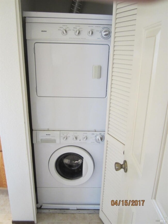 Building Photo - 1939 Windmill Cir