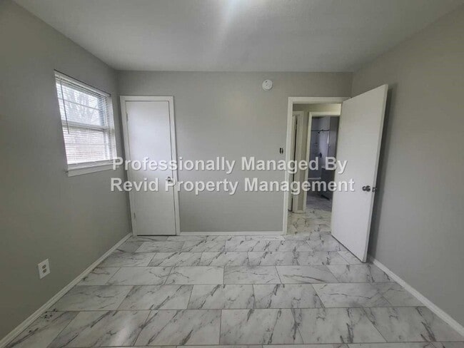 Building Photo - FIRST MONTH FREE!!! Newly Renovated 3 Bedroom Home!
