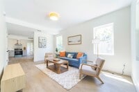 Building Photo - 952 Alexander St