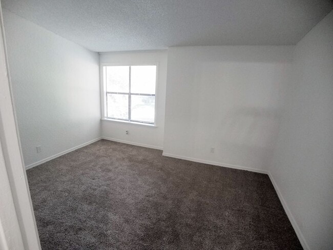 Building Photo - Beautiful Remodeled 1/1 Winter Park Condo ...