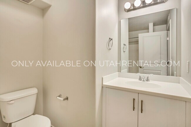 Building Photo - 1081 W 993 N