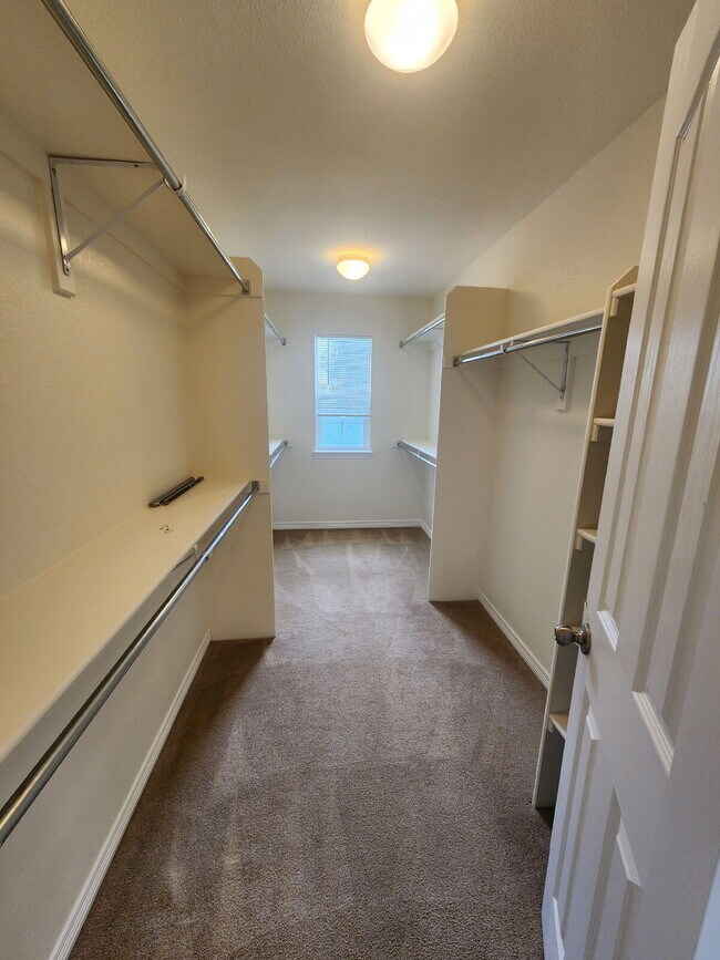 Building Photo - Beautiful 4 Bedroom Home In Beacon Point! Cherry Creek Schools!