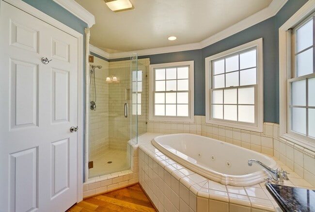 Building Photo - Stunning two-story spacious home on tranquil tree-lined street.