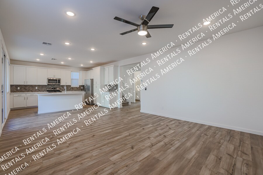 Building Photo - 17717 W Cassia Way