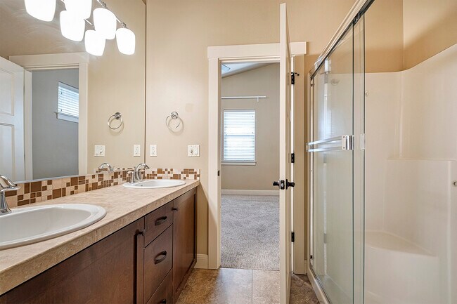 Building Photo - 14427 SW Meridian St