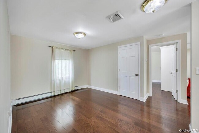 Building Photo - 59 Andover Ln