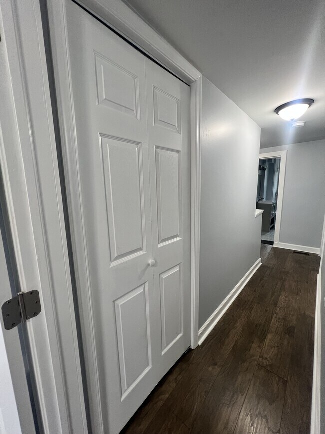 Building Photo - 1212 W Lombard St