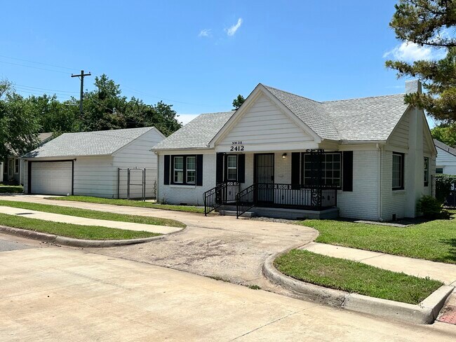 Building Photo - 2412 NW 38th St