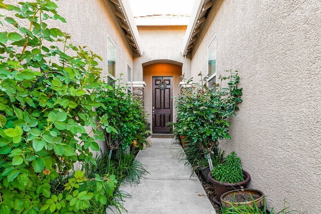 Building Photo - 6064 Cohasset Dr