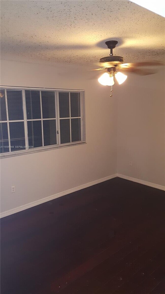 Building Photo - 2452 Centergate Dr