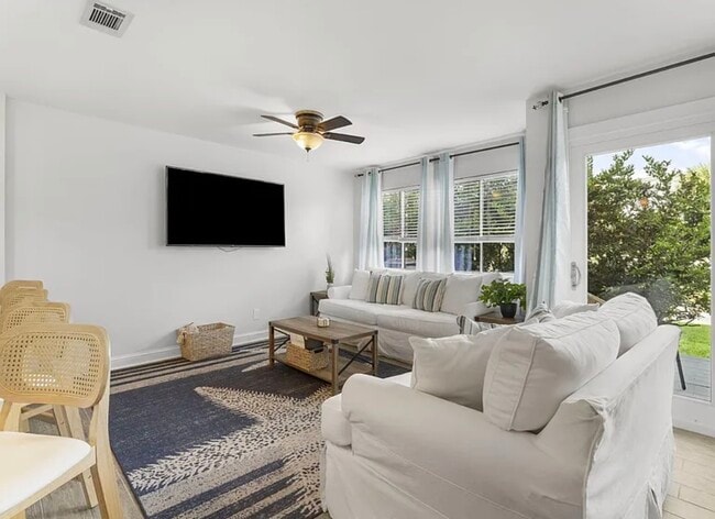 Building Photo - 485 Gulf Shore Dr