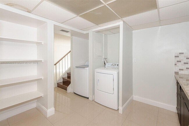 Building Photo - 6455 SW 116th Pl