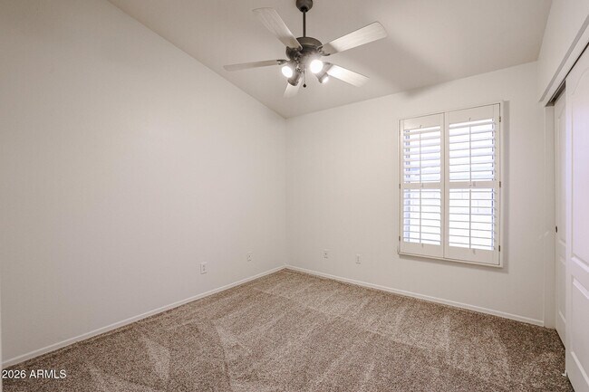 Building Photo - 9833 W Yukon Dr