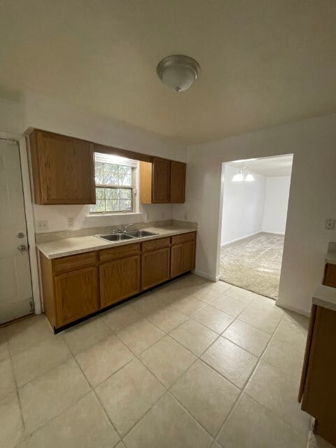 Building Photo - 580 SE Nassau St