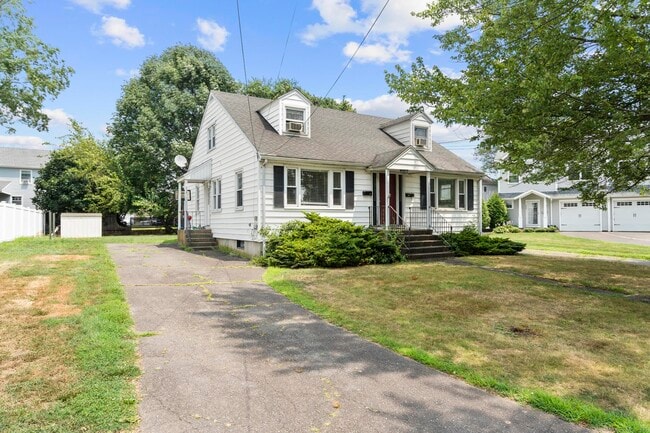 Building Photo - 214 Country Rd