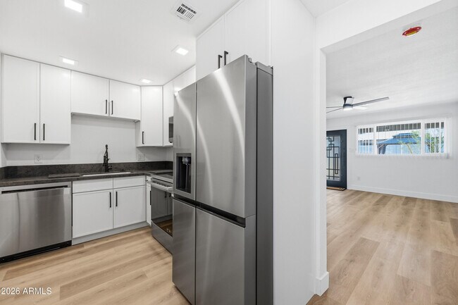 Building Photo - 3518 E Montecito Ave