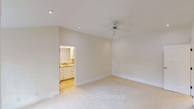 Building Photo - 2761 Vista Umbrosa