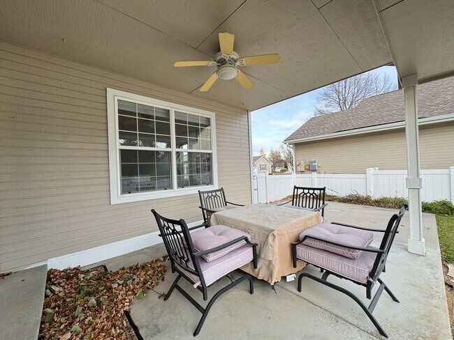 Building Photo - Beautiful home in English Ranch subdivision