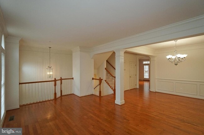 Building Photo - Beautiful 4 BD 4.5 BA Townhome in the Reserve at Tysons Corner