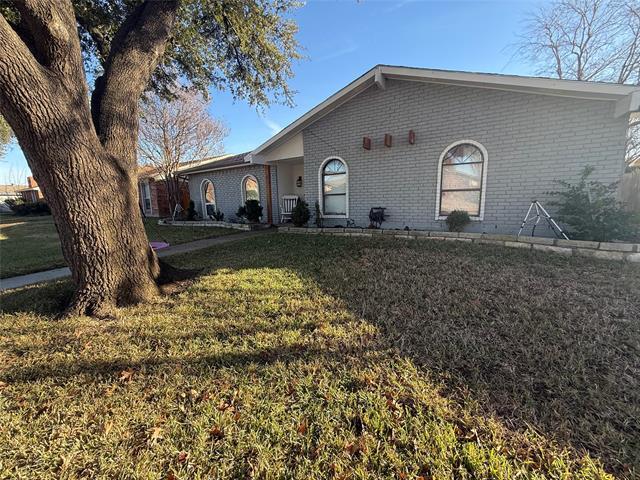 Building Photo - 2104 Victoria Rd