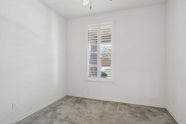 Building Photo - 10445 E Tesla Ave