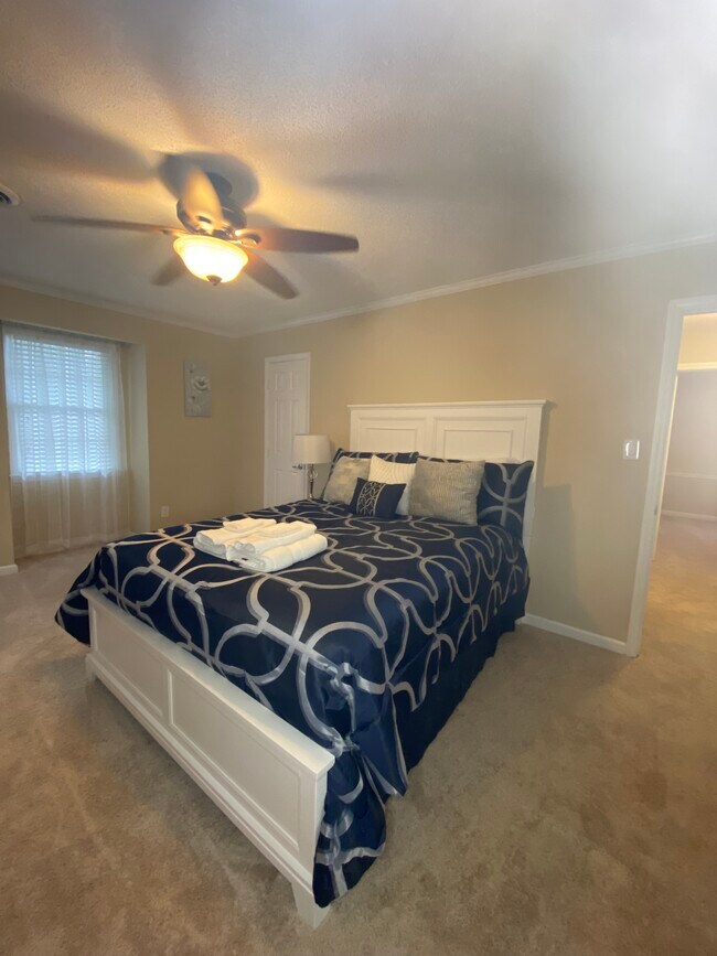 Primary Suite - 5612 N Hills Dr