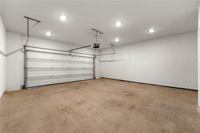 Building Photo - 269 Vista Ln