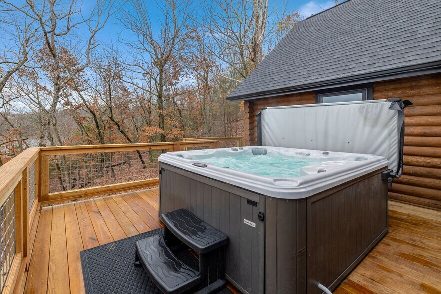 Building Photo - 19412 Pinecrest Ln