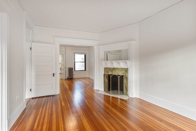 Building Photo - 5 Winchester St